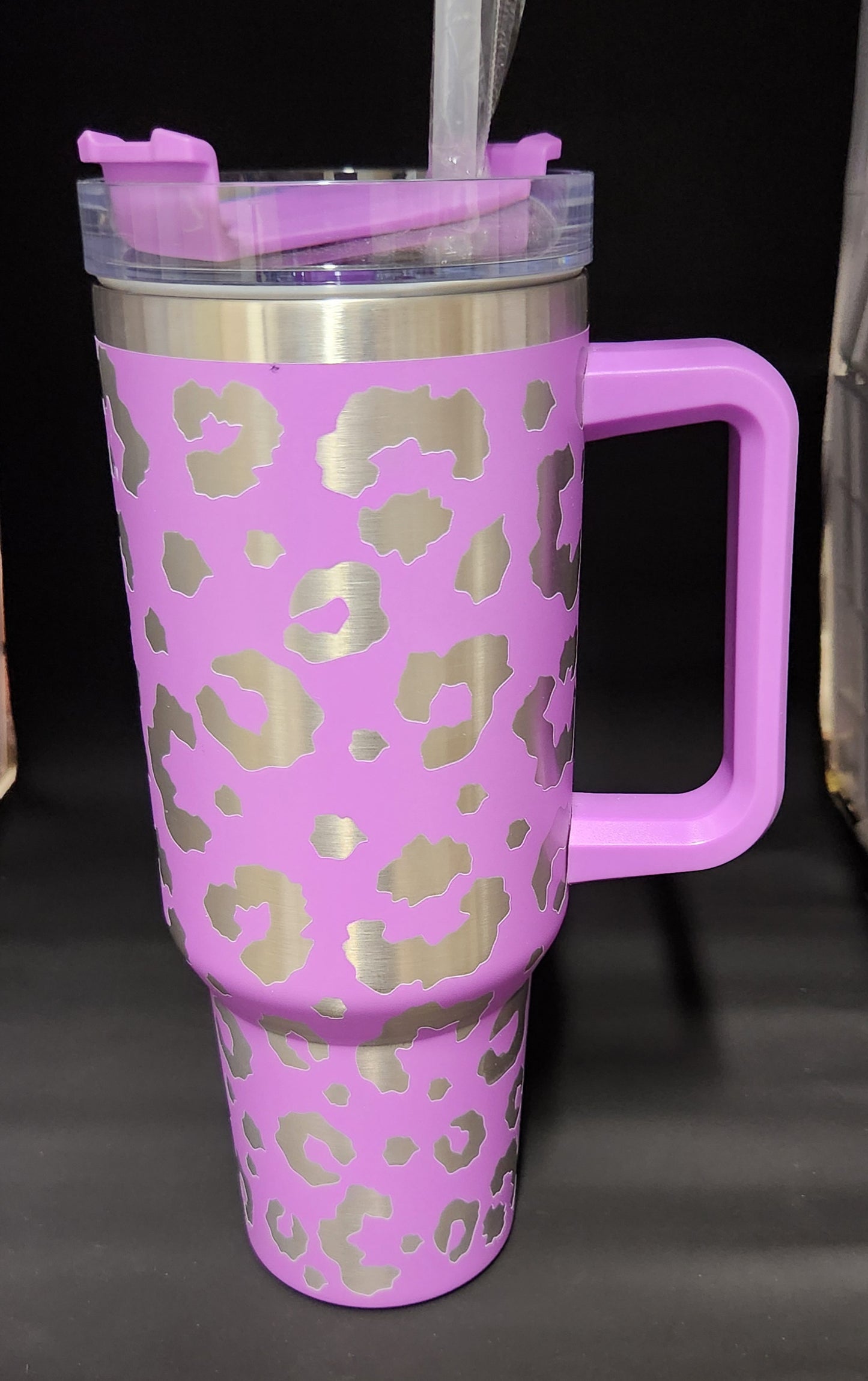 40oz Tumbler w/ handle